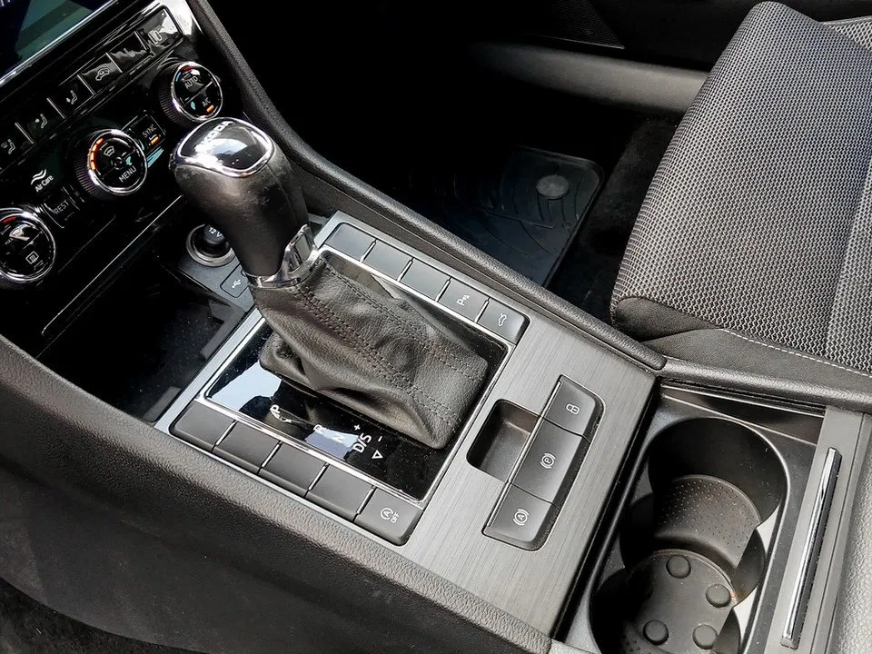 Skoda Superb Combi 2.0 TDI Style | Bild 23 von 27