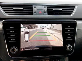 Skoda Superb Combi 2.0 TDI Style | Thumbnail 20 von 27