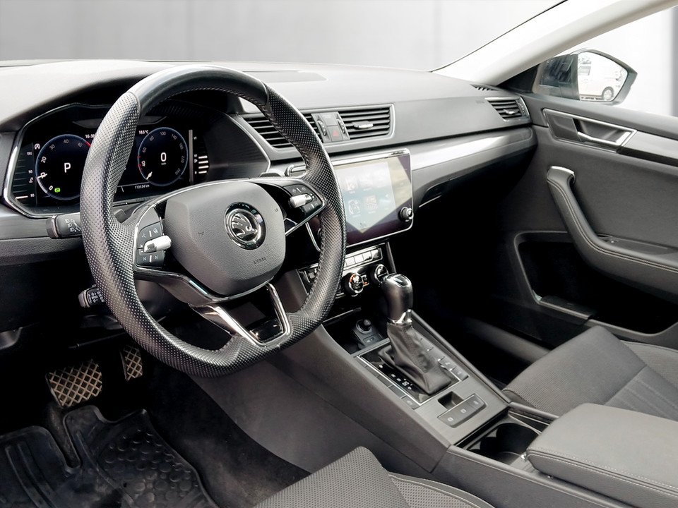 Skoda Superb Combi 2.0 TDI Style | Bild 11 von 27