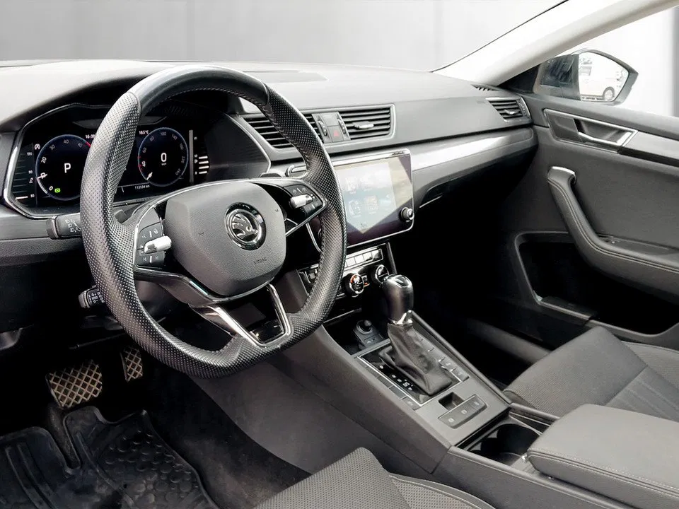 Skoda Superb Combi 2.0 TDI Style | Bild 11 von 27