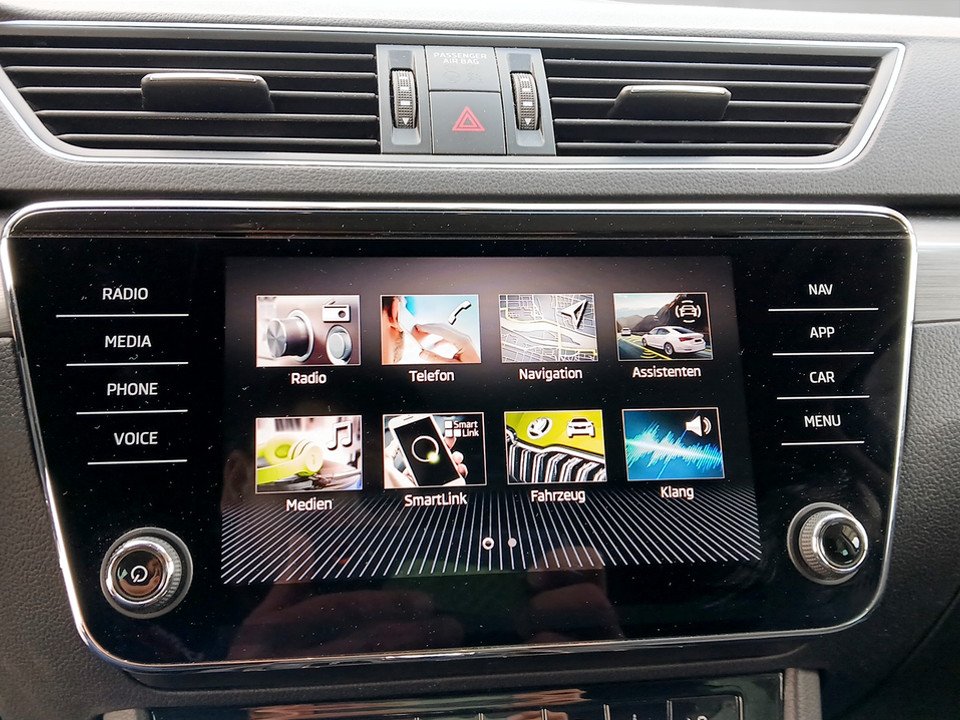 Skoda Superb Combi 2.0 TDI Style | Bild 17 von 27