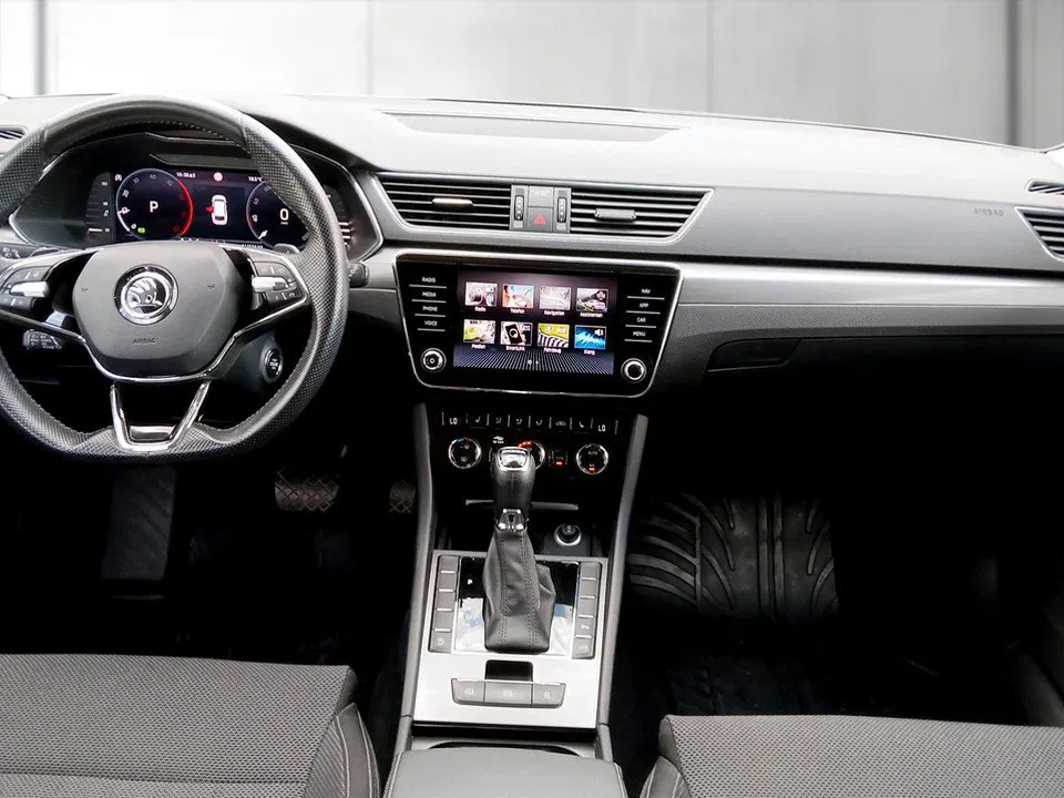 Skoda Superb Combi 2.0 TDI Style | Bild 12 von 27