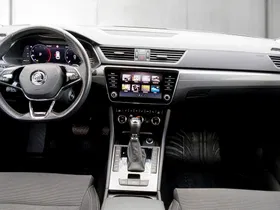 Skoda Superb Combi 2.0 TDI Style | Thumbnail 12 von 27