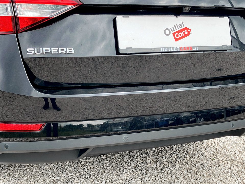Skoda Superb Combi 2.0 TDI Style | Bild 14 von 29