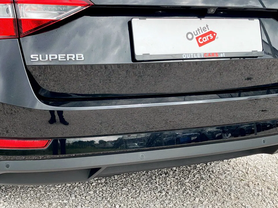 Skoda Superb Combi 2.0 TDI Style | Bild 14 von 29