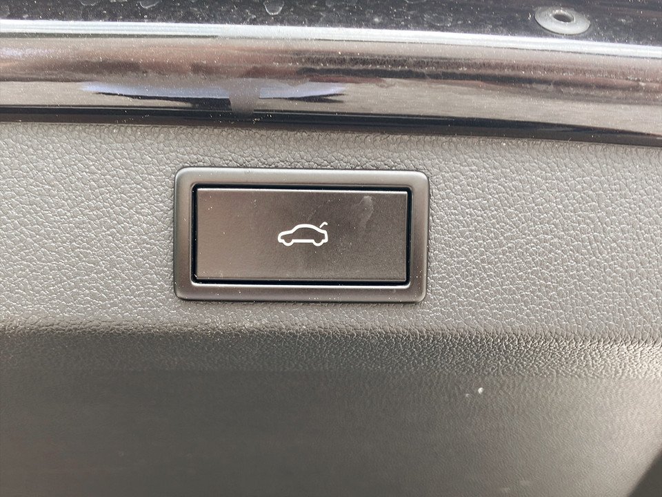 Skoda Superb Combi 2.0 TDI Style | Bild 18 von 29