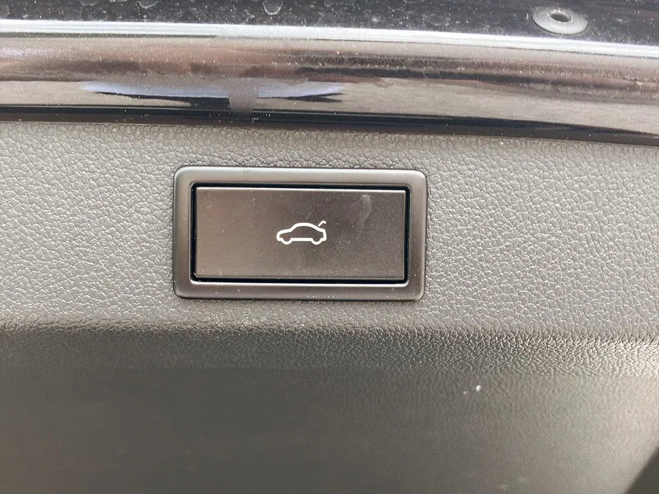 Skoda Superb Combi 2.0 TDI Style | Bild 18 von 29