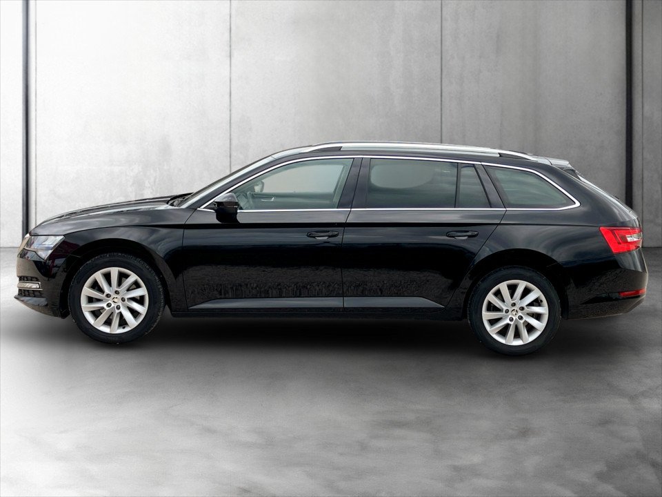 Skoda Superb Combi 2.0 TDI Style | Bild 2 von 29