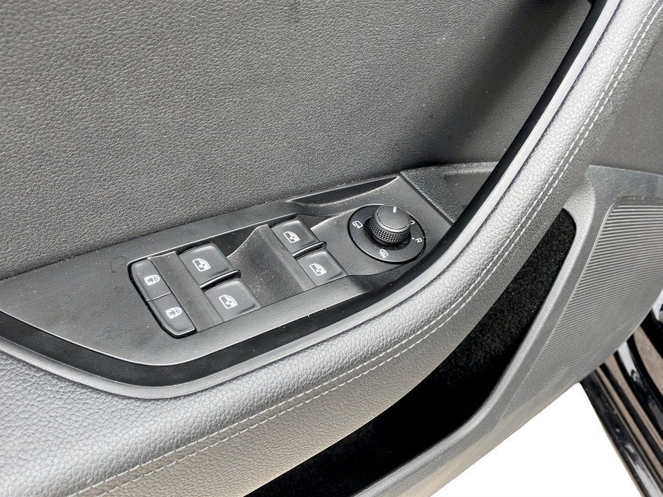 Skoda Superb Combi 2.0 TDI Style | Bild 19 von 29