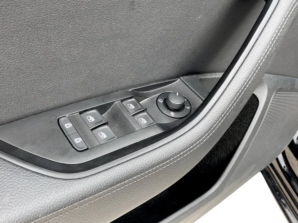 Skoda Superb Combi 2.0 TDI Style | Bild 19 von 29