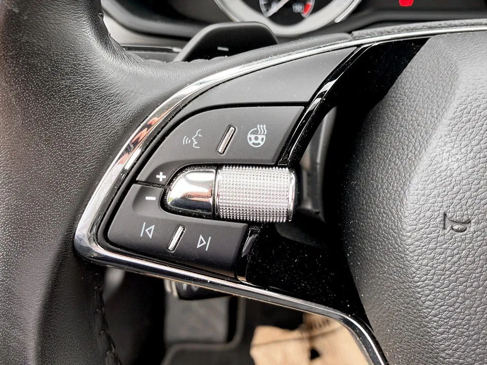 Skoda Superb Combi 2.0 TDI Style | Bild 22 von 29