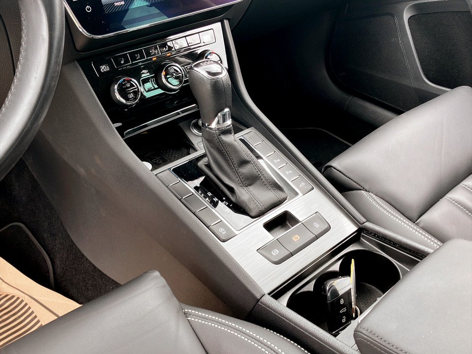 Skoda Superb Combi 2.0 TDI Style | Bild 24 von 29
