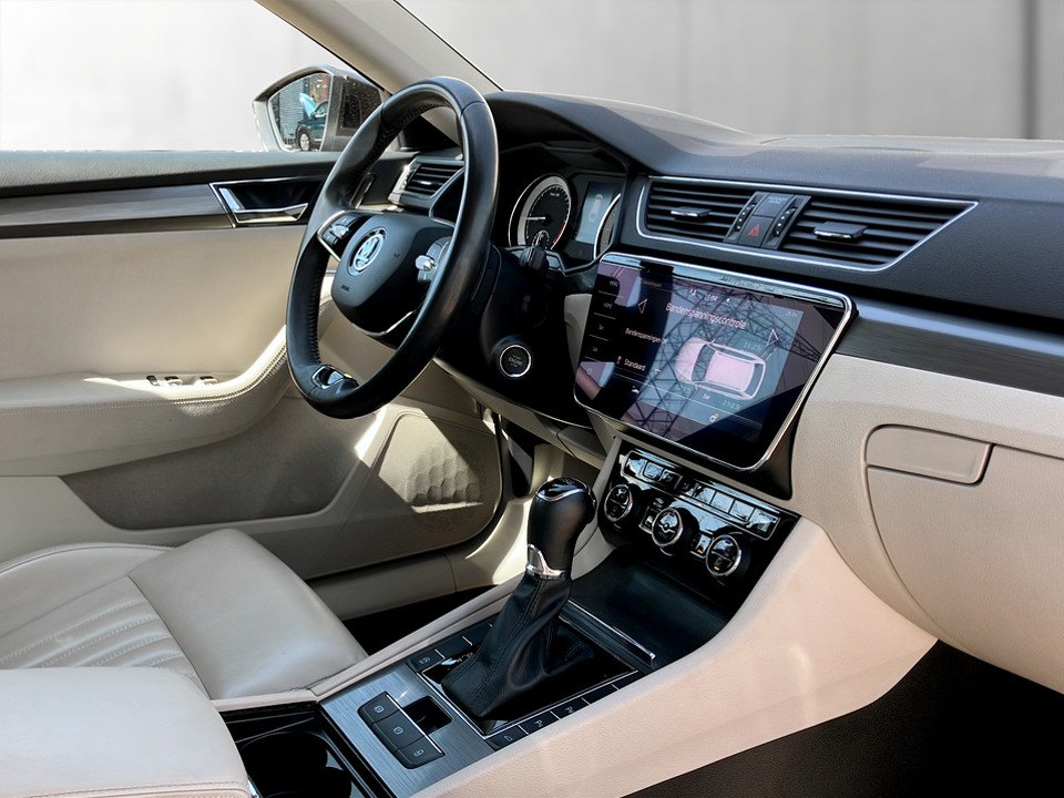 Skoda Superb Combi 2.0 TDI Style Aut. | Bild 12 von 24