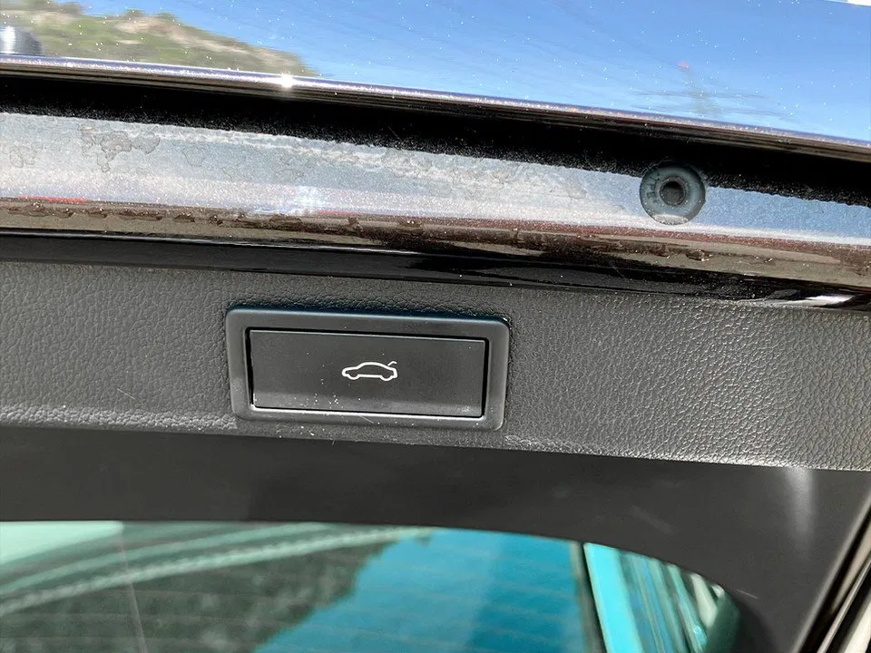 Skoda Superb Combi 2.0 TDI Style Aut. | Bild 23 von 24