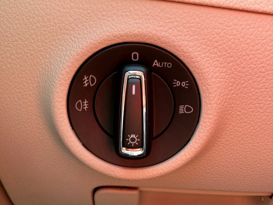 Skoda Superb Combi 2.0 TDI Style Aut. | Bild 9 von 24