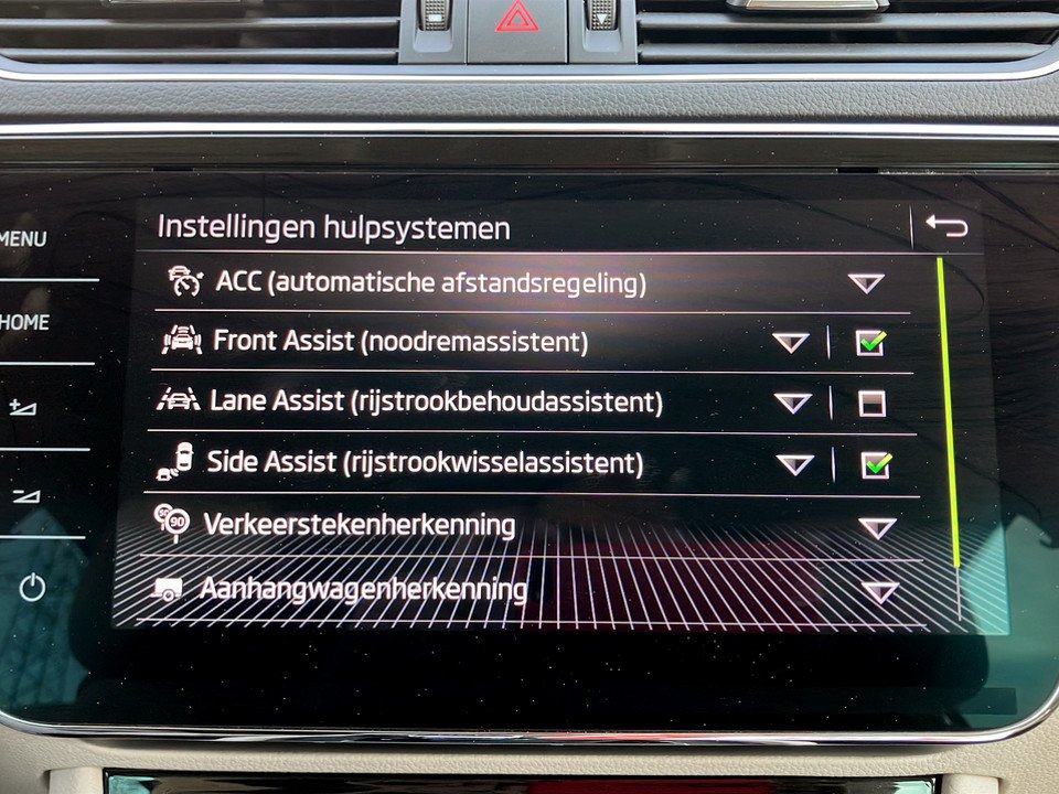 Skoda Superb Combi 2.0 TDI Style Aut. | Bild 19 von 24
