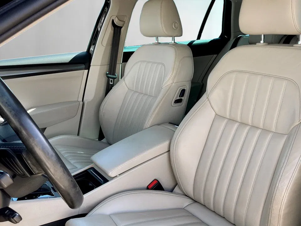 Skoda Superb Combi 2.0 TDI Style Aut. | Bild 11 von 24