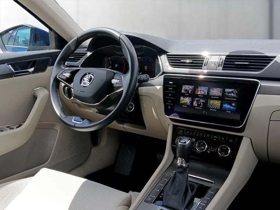 Skoda Superb Combi 2.0 TDI DSG Style | Bild 13 von 26