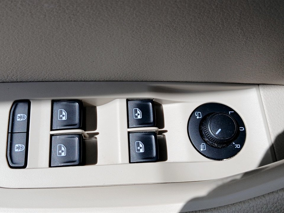 Skoda Superb Combi 2.0 TDI DSG Style | Bild 7 von 26