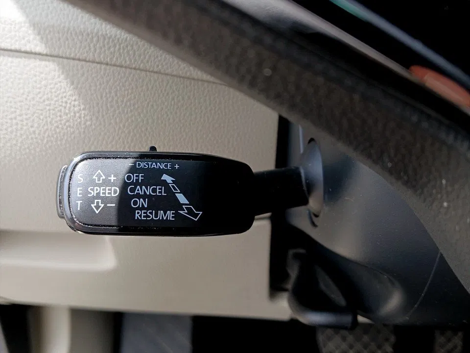 Skoda Superb Combi 2.0 TDI DSG Style | Bild 16 von 26