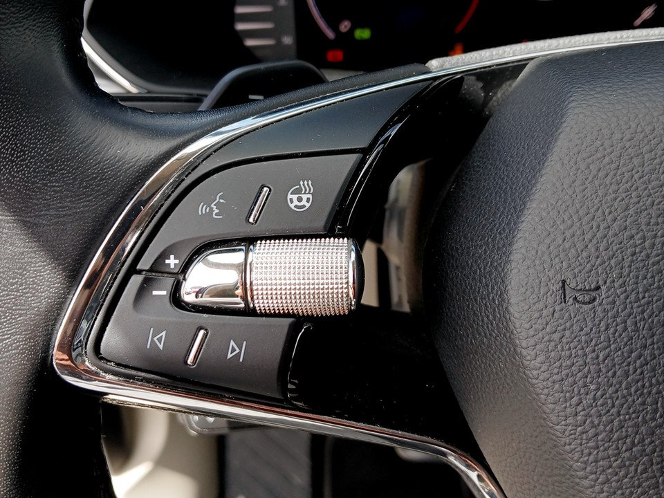 Skoda Superb Combi 2.0 TDI DSG Style | Bild 15 von 26