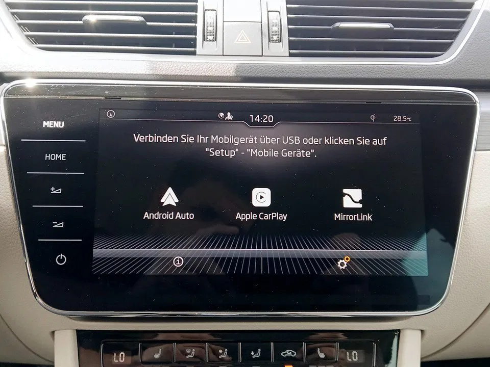 Skoda Superb Combi 2.0 TDI DSG Style | Bild 22 von 26