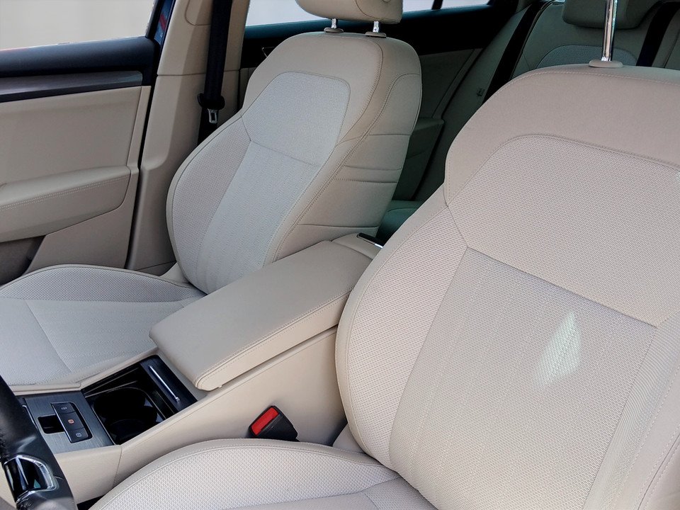 Skoda Superb Combi 2.0 TDI DSG Style | Bild 9 von 26