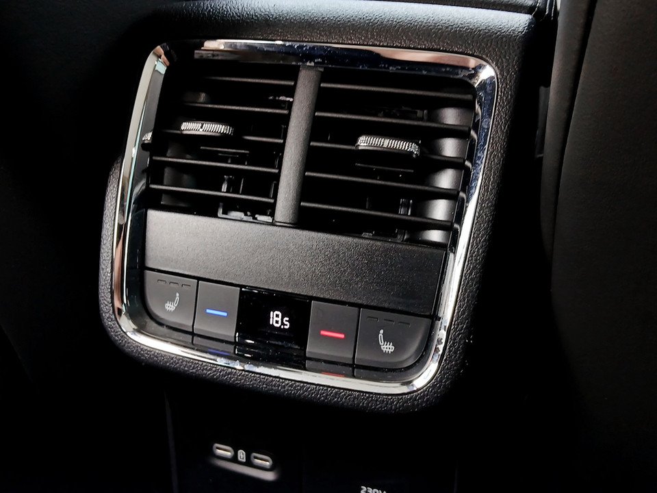 Skoda Octavia Combi 2.0 TDI Style | Bild 23 von 26