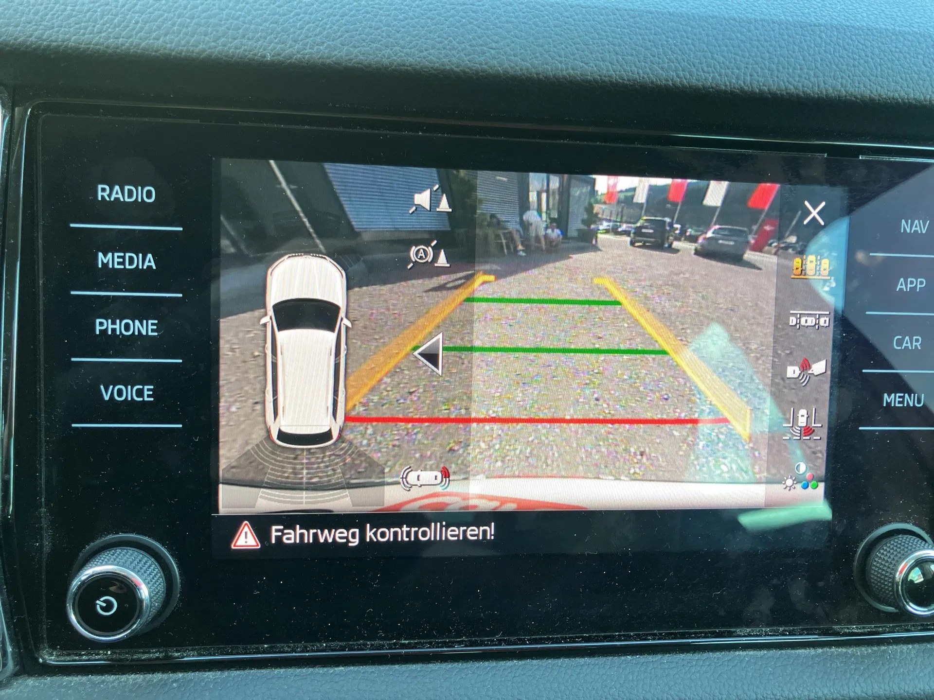 Skoda Kodiaq 2.0 TDI Ambition | Bild 19 von 26