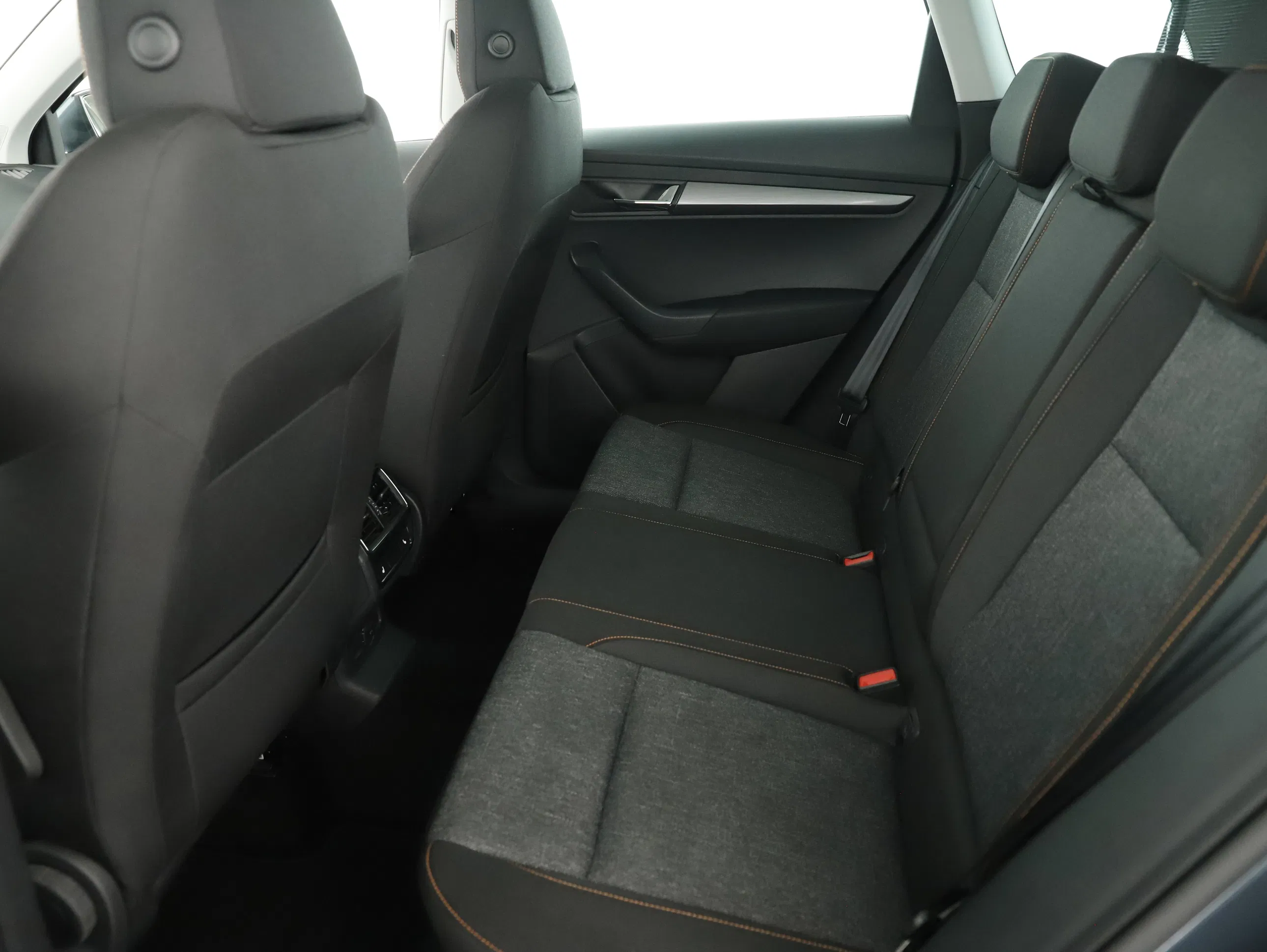 Skoda Karoq Ambition TDI | Bild 24 von 26