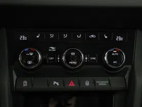 Skoda Karoq 2.0 TDI Ambition | Thumbnail 10 von 22