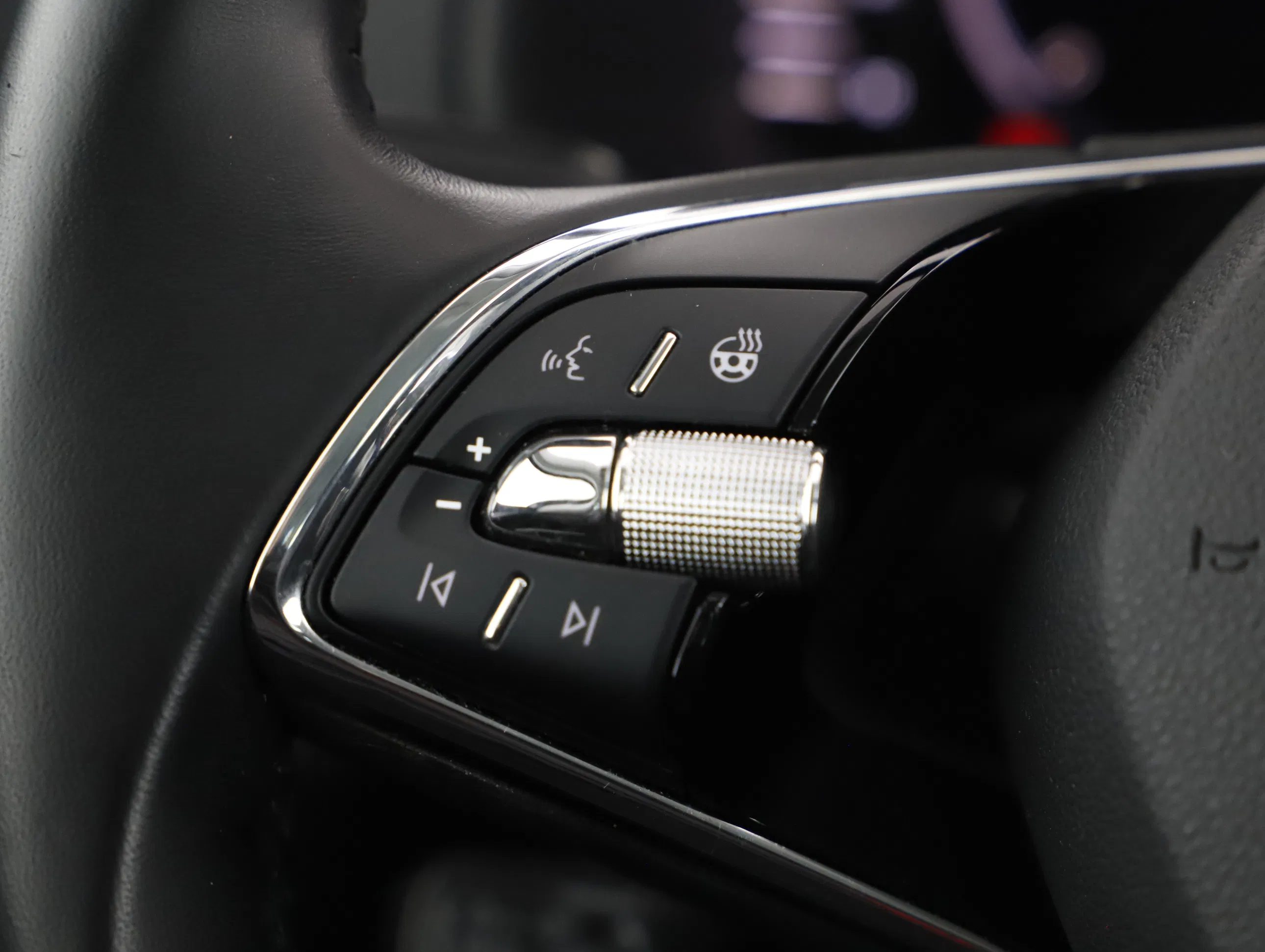 Skoda Karoq 2.0 TDI Ambition | Bild 11 von 22