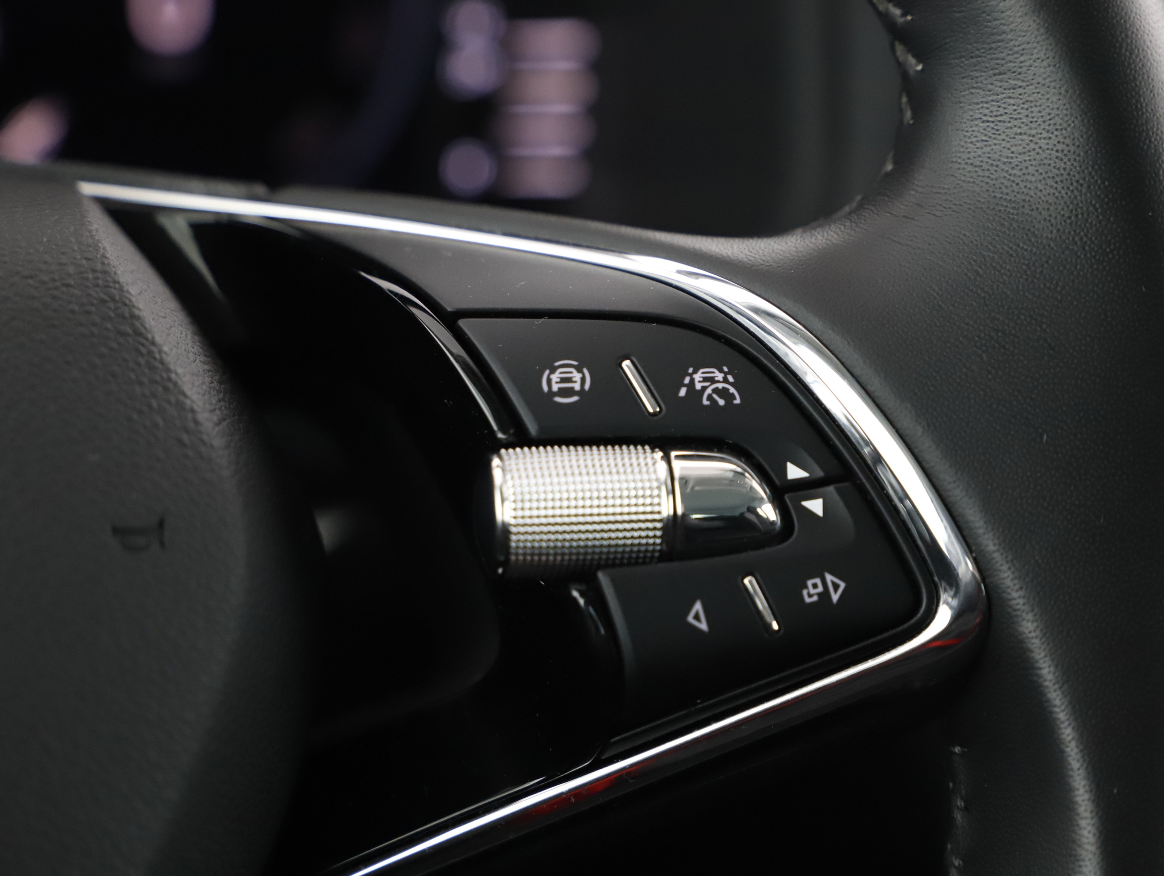 Skoda Karoq 2.0 TDI Ambition | Bild 12 von 22