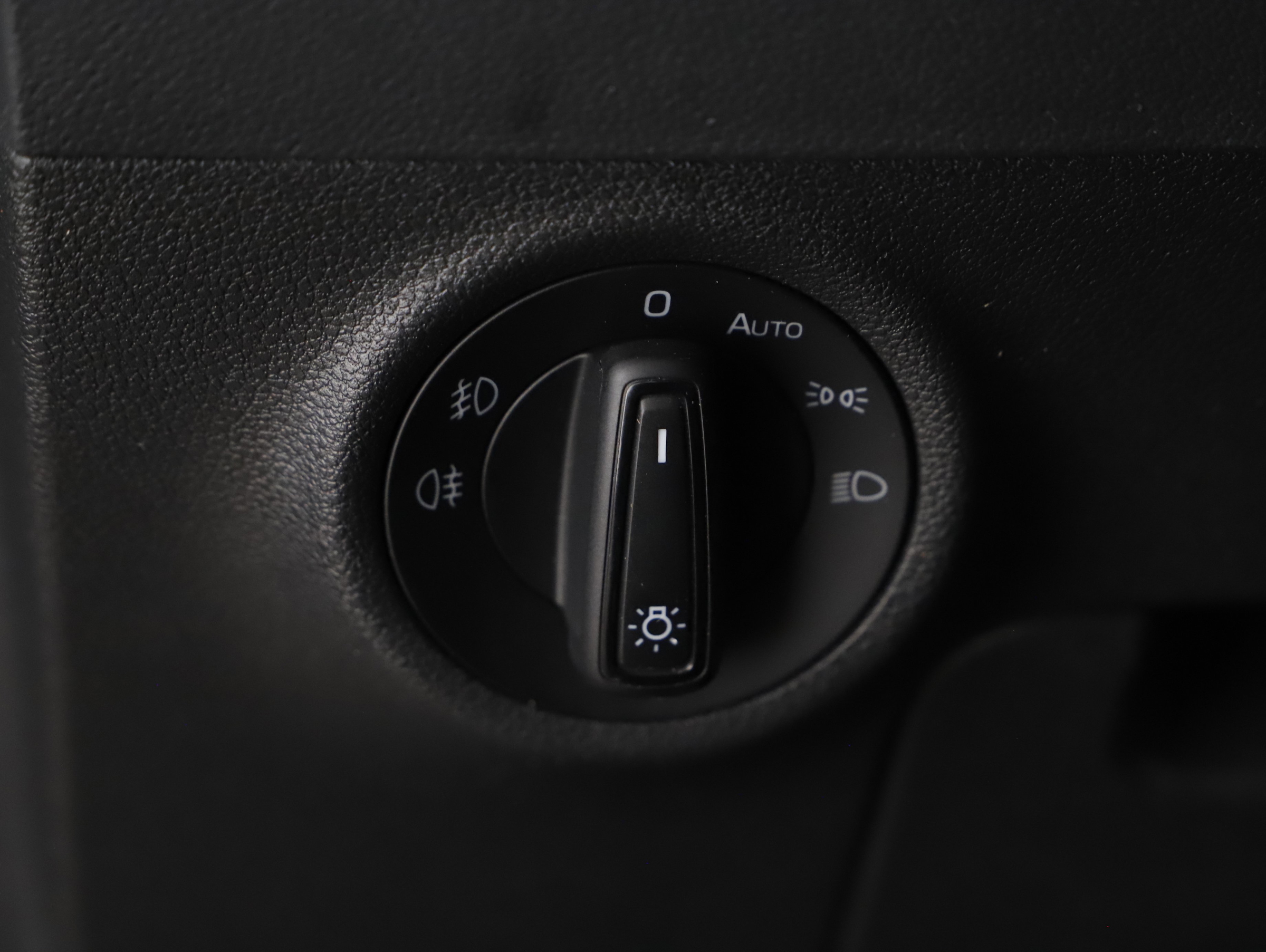 Skoda Karoq 2.0 TDI Ambition | Bild 14 von 22