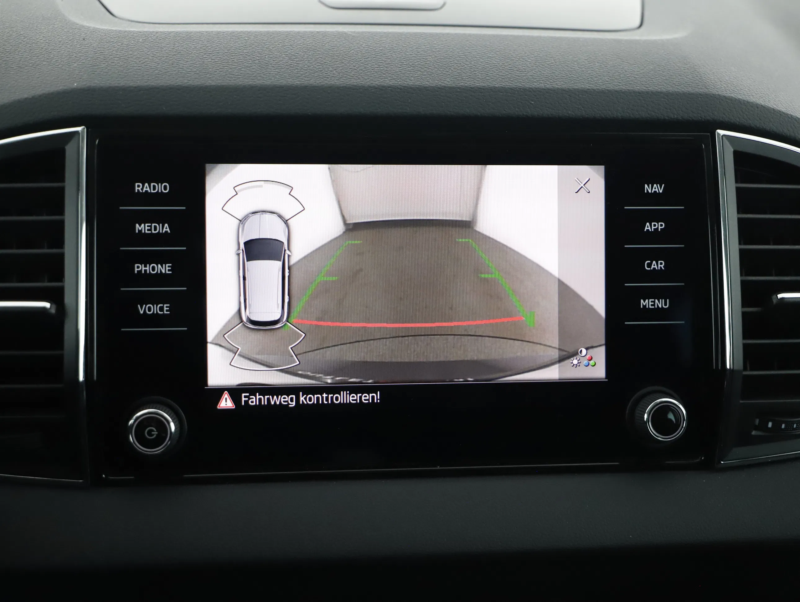 Skoda Karoq 2.0 TDI Ambition | Bild 9 von 22