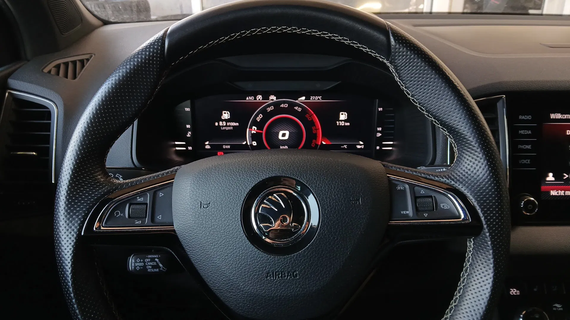 Skoda Karoq 2.0 TDI Sportline | Bild 13 von 22