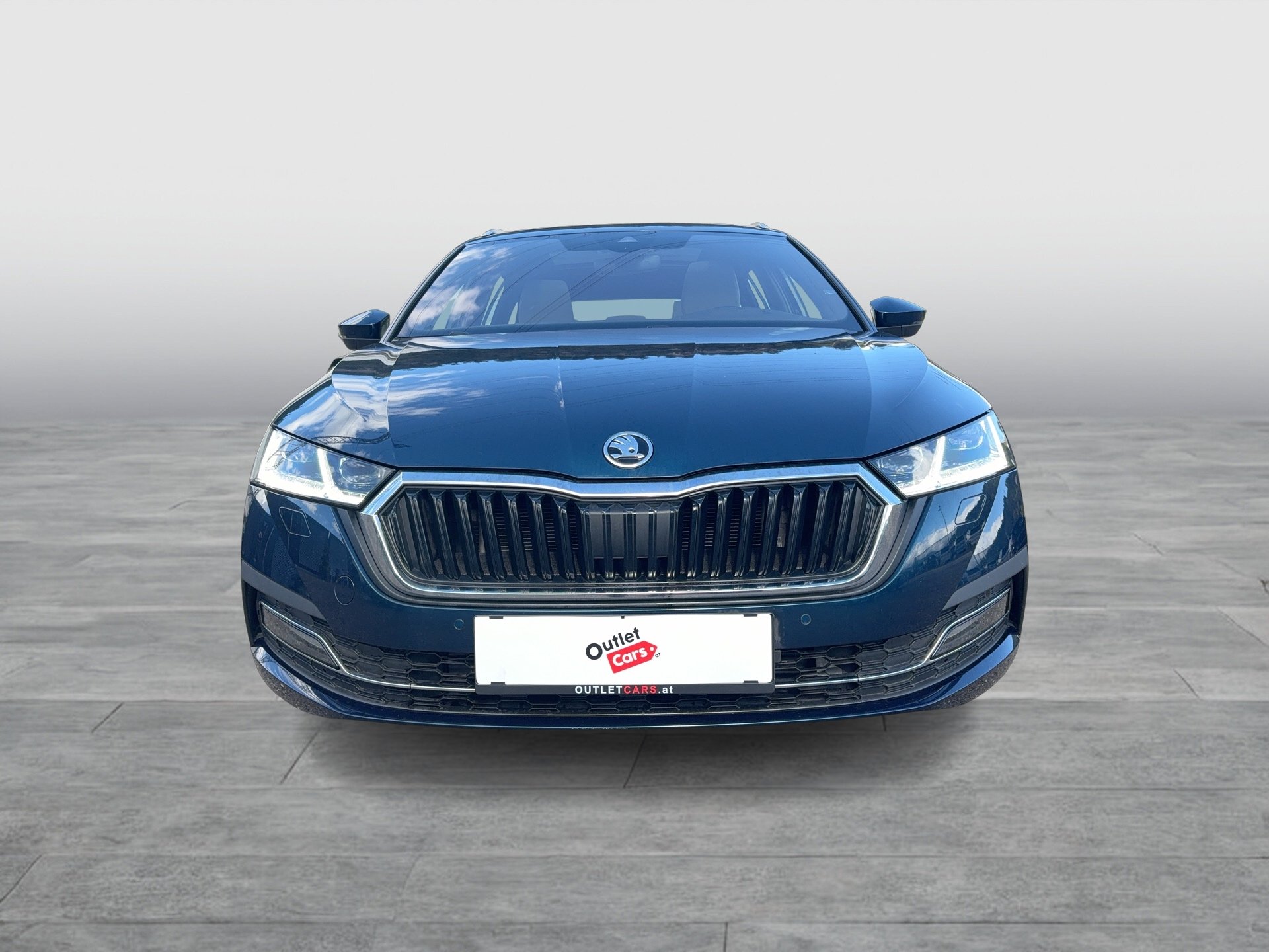 Skoda Octavia Combi 2.0 TDI Premium | Bild 2 von 24