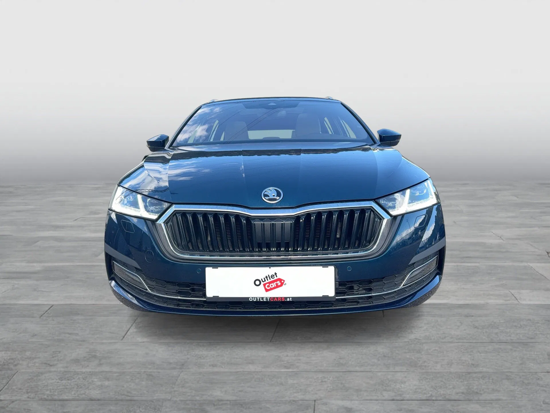 Skoda Octavia Combi 2.0 TDI Premium | Bild 2 von 24