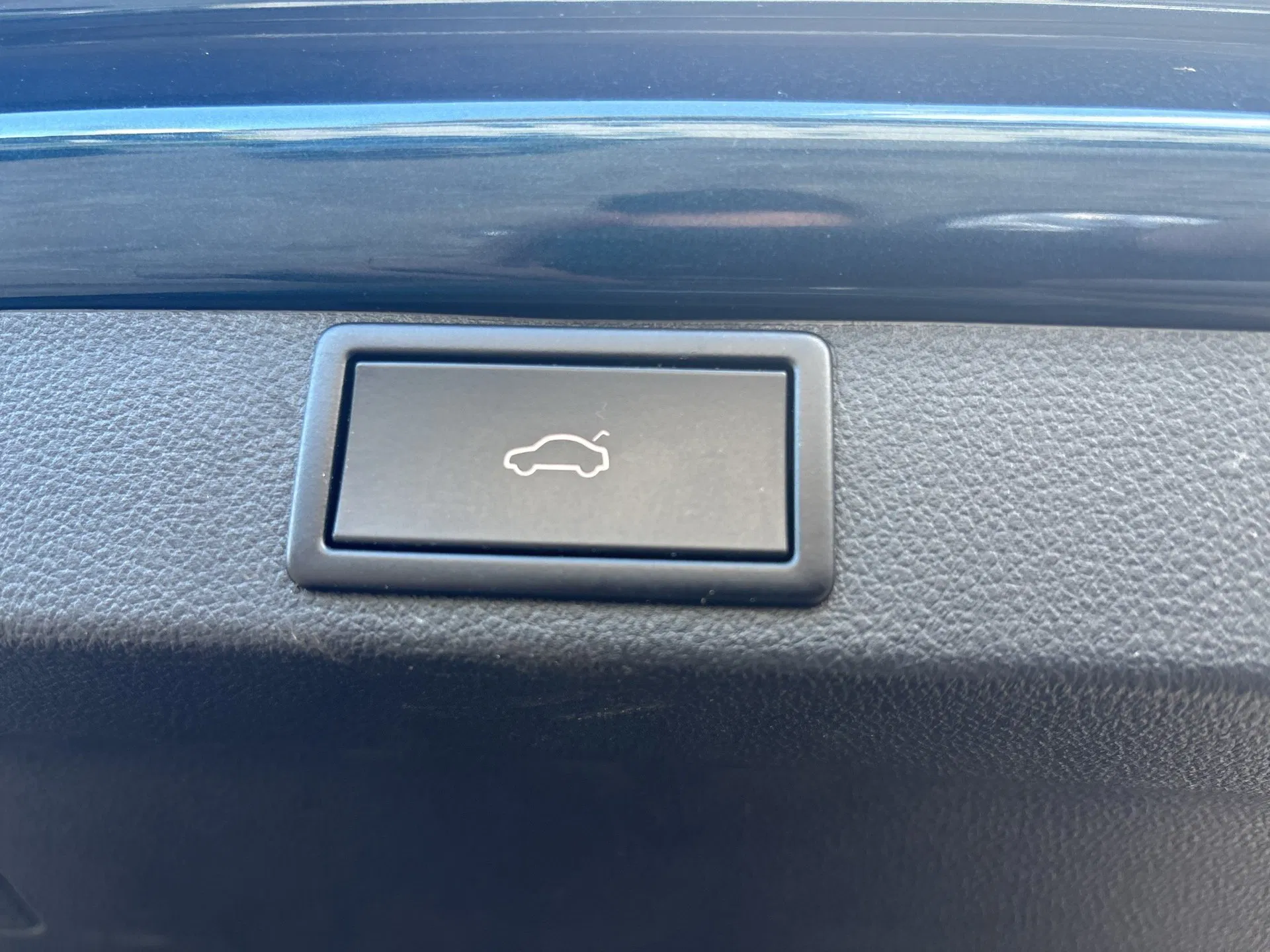 Skoda Octavia Combi 2.0 TDI Premium | Bild 23 von 24