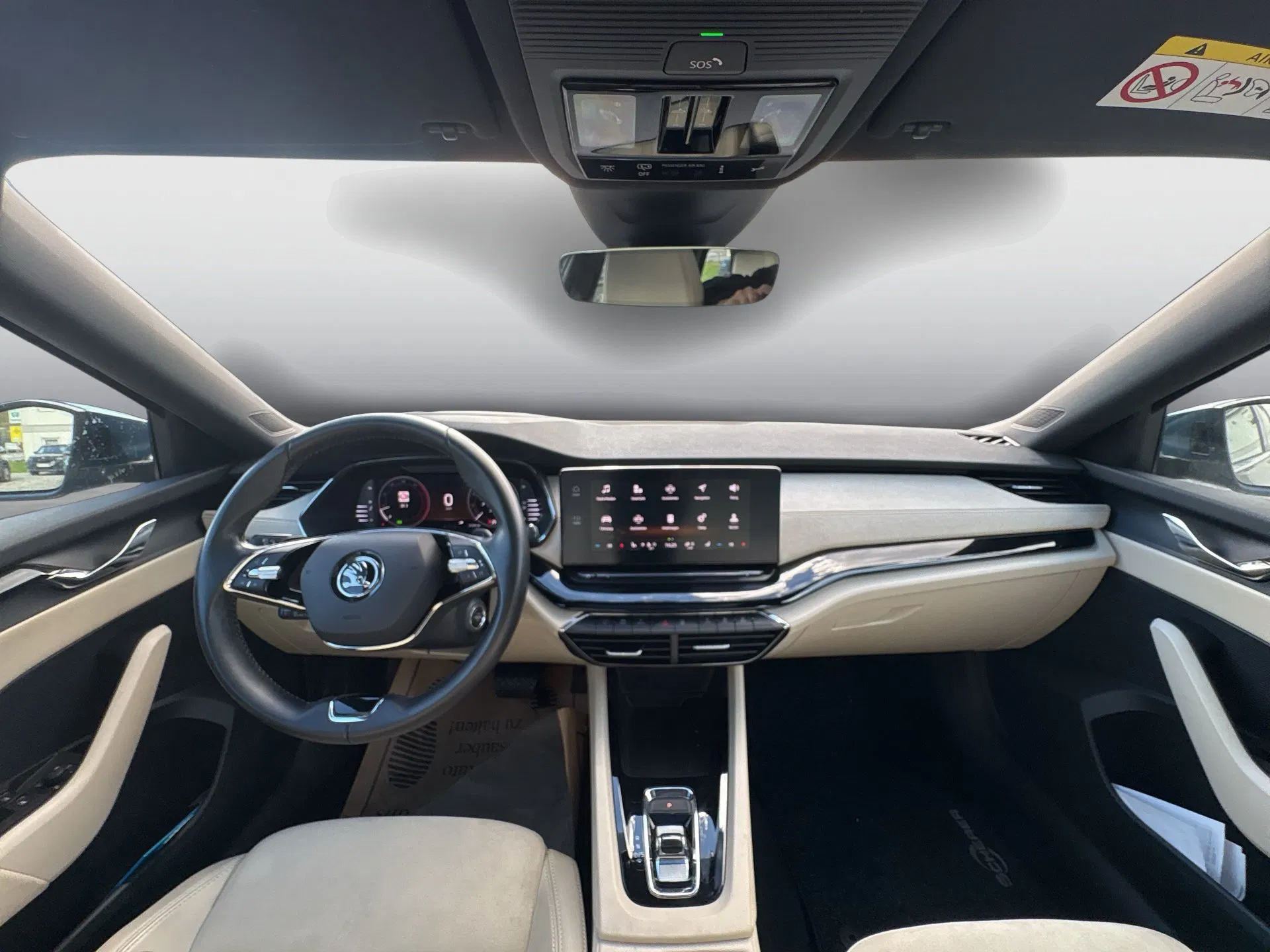 Skoda Octavia Combi 2.0 TDI Premium | Bild 12 von 24