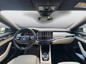 Skoda Octavia Combi 2.0 TDI Premium | Thumbnail 12 von 24