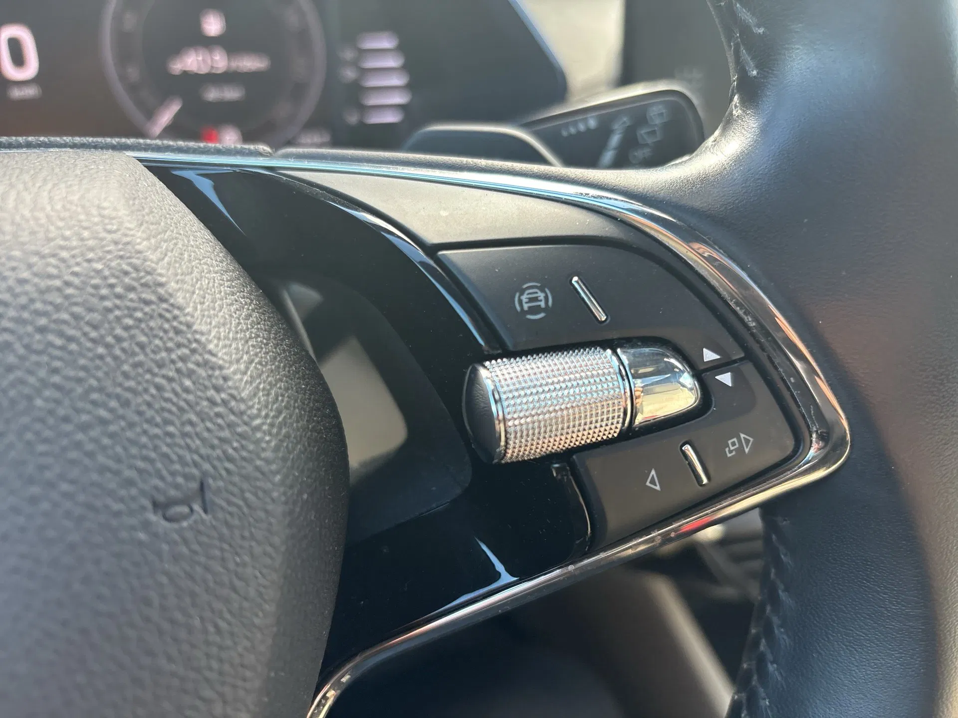 Skoda Octavia Combi 2.0 TDI Premium | Bild 16 von 24