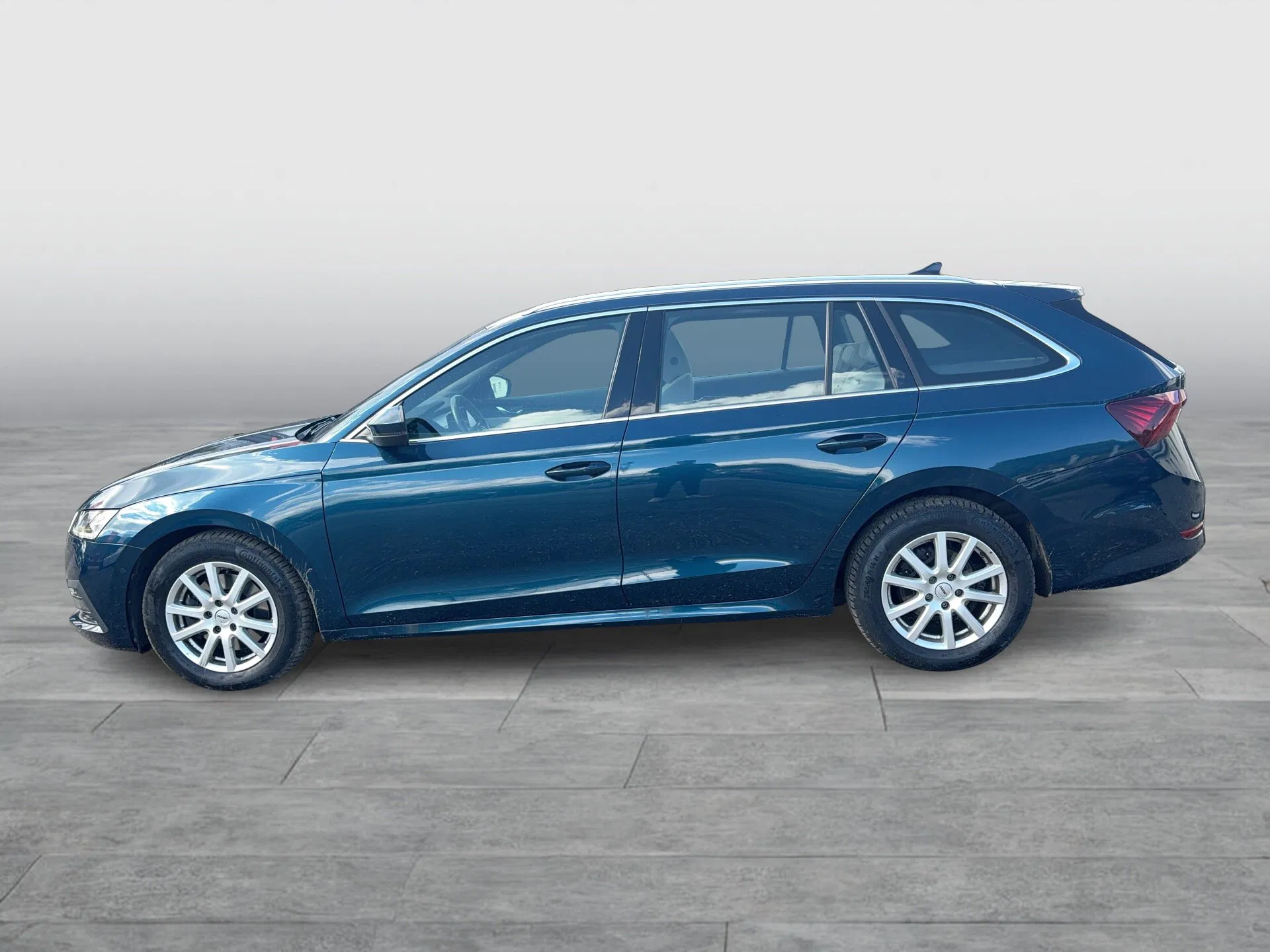 Skoda Octavia Combi 2.0 TDI Premium | Bild 3 von 24