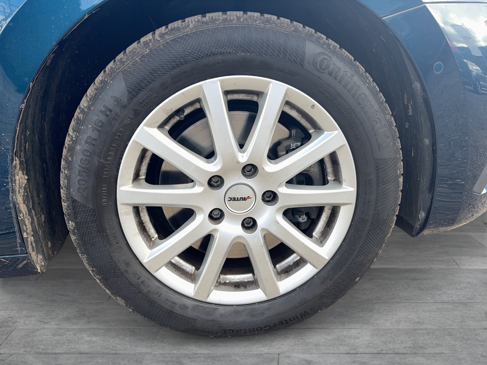 Skoda Octavia Combi 2.0 TDI Premium | Bild 7 von 24