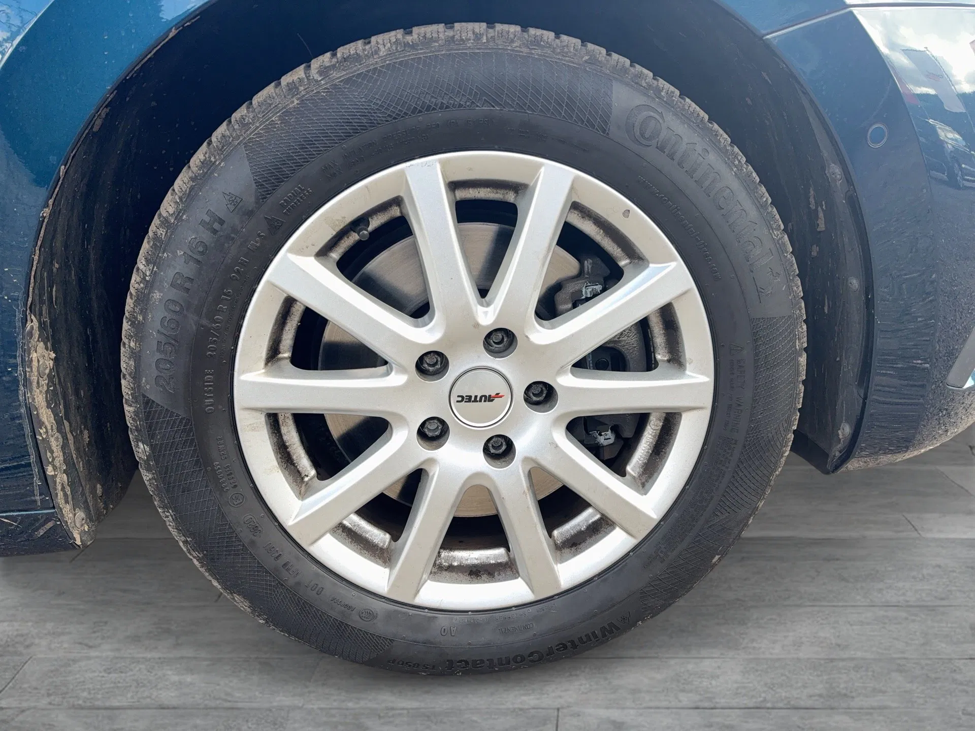 Skoda Octavia Combi 2.0 TDI Premium | Bild 7 von 24