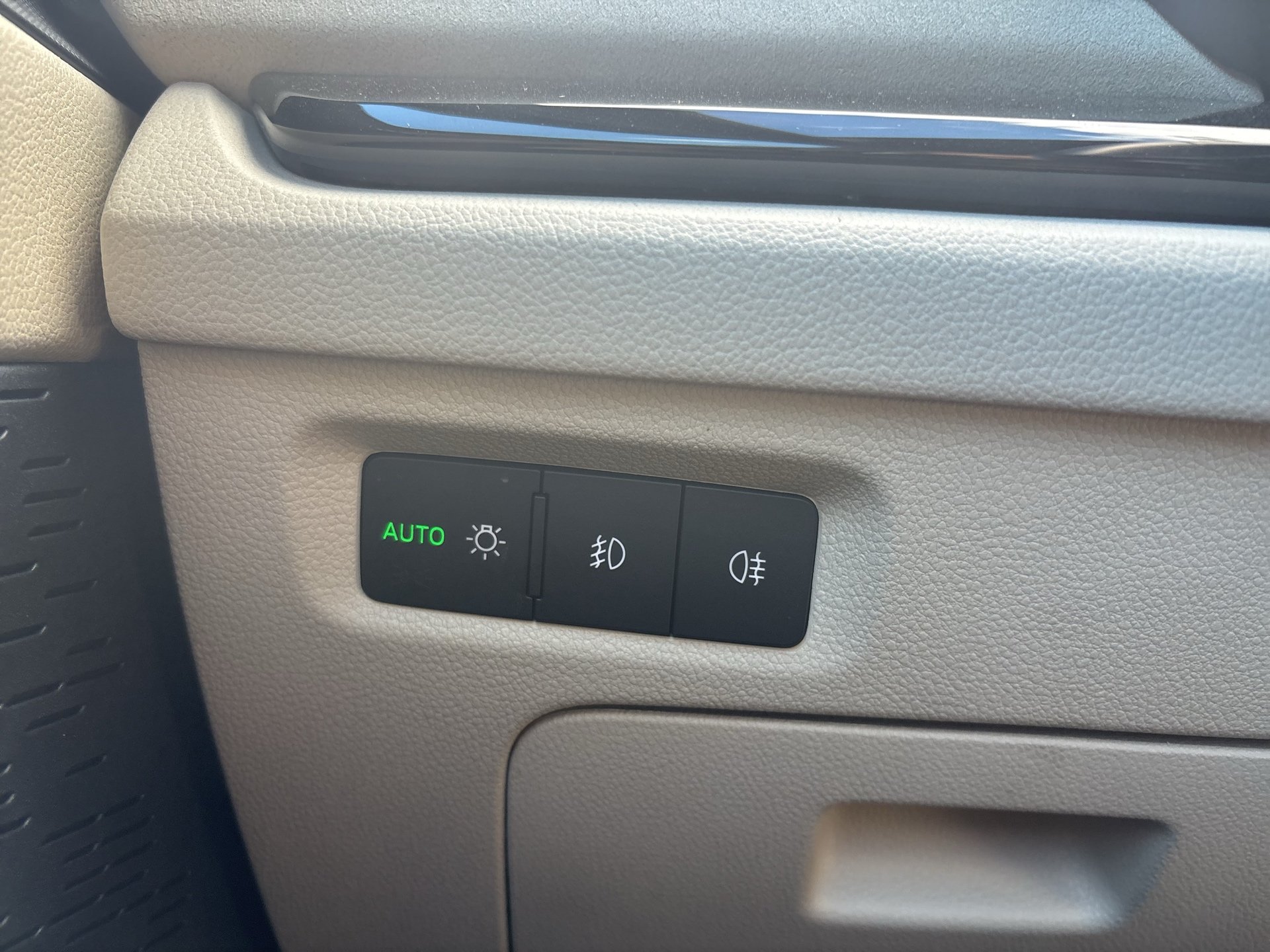 Skoda Octavia Combi 2.0 TDI Premium | Bild 10 von 24