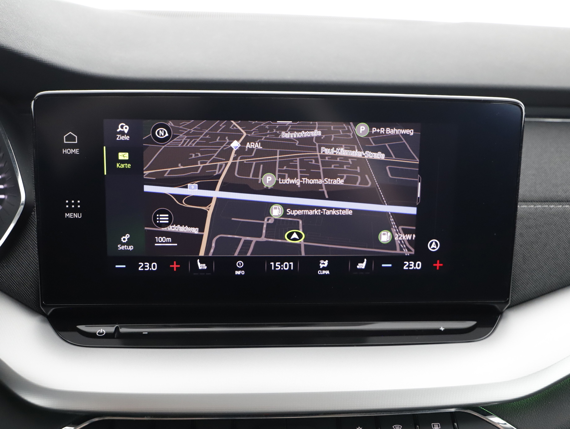 Skoda Octavia Combi 2.0 TDI Style | Bild 16 von 22