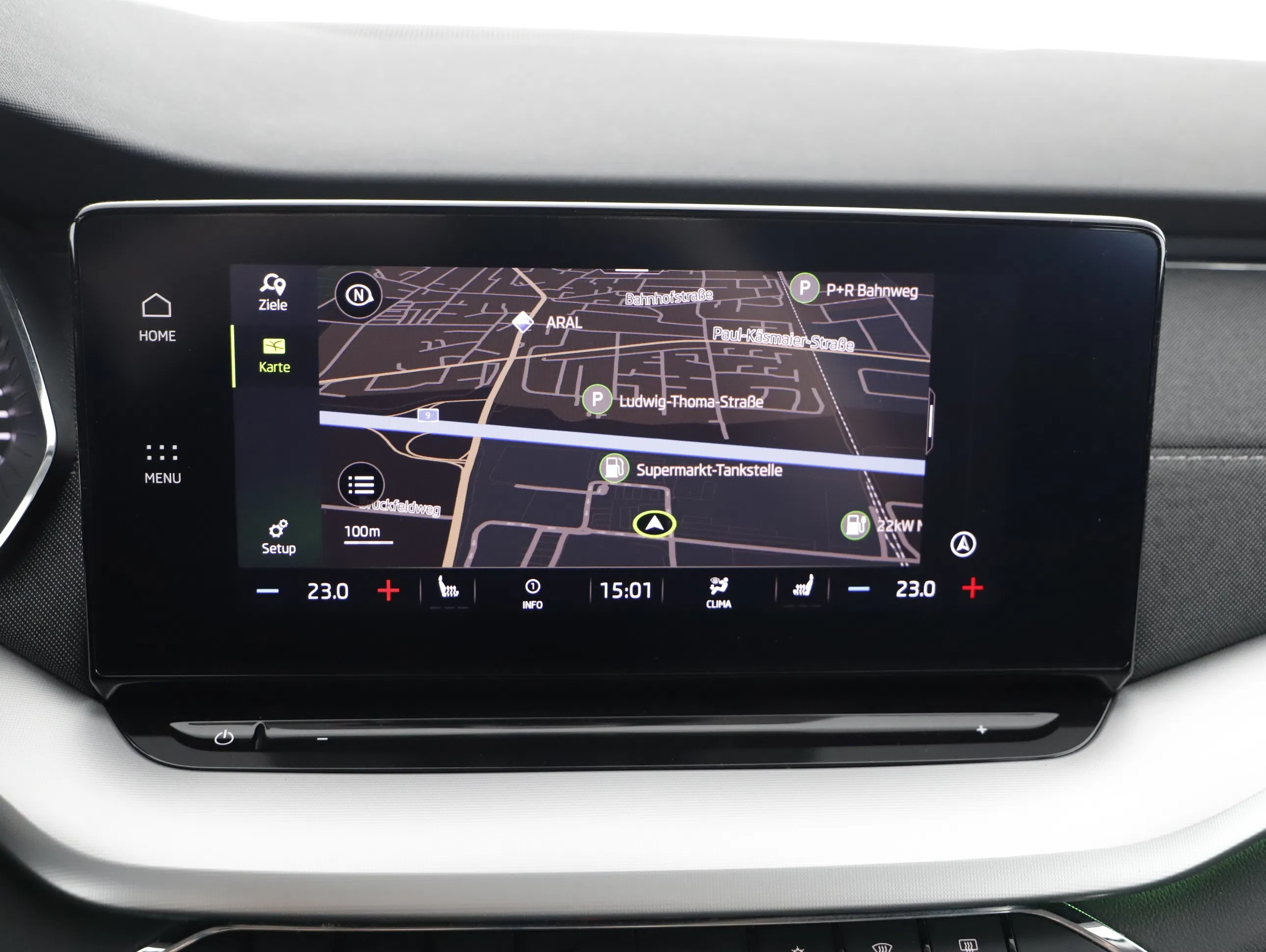 Skoda Octavia Combi 2.0 TDI Style | Bild 16 von 22