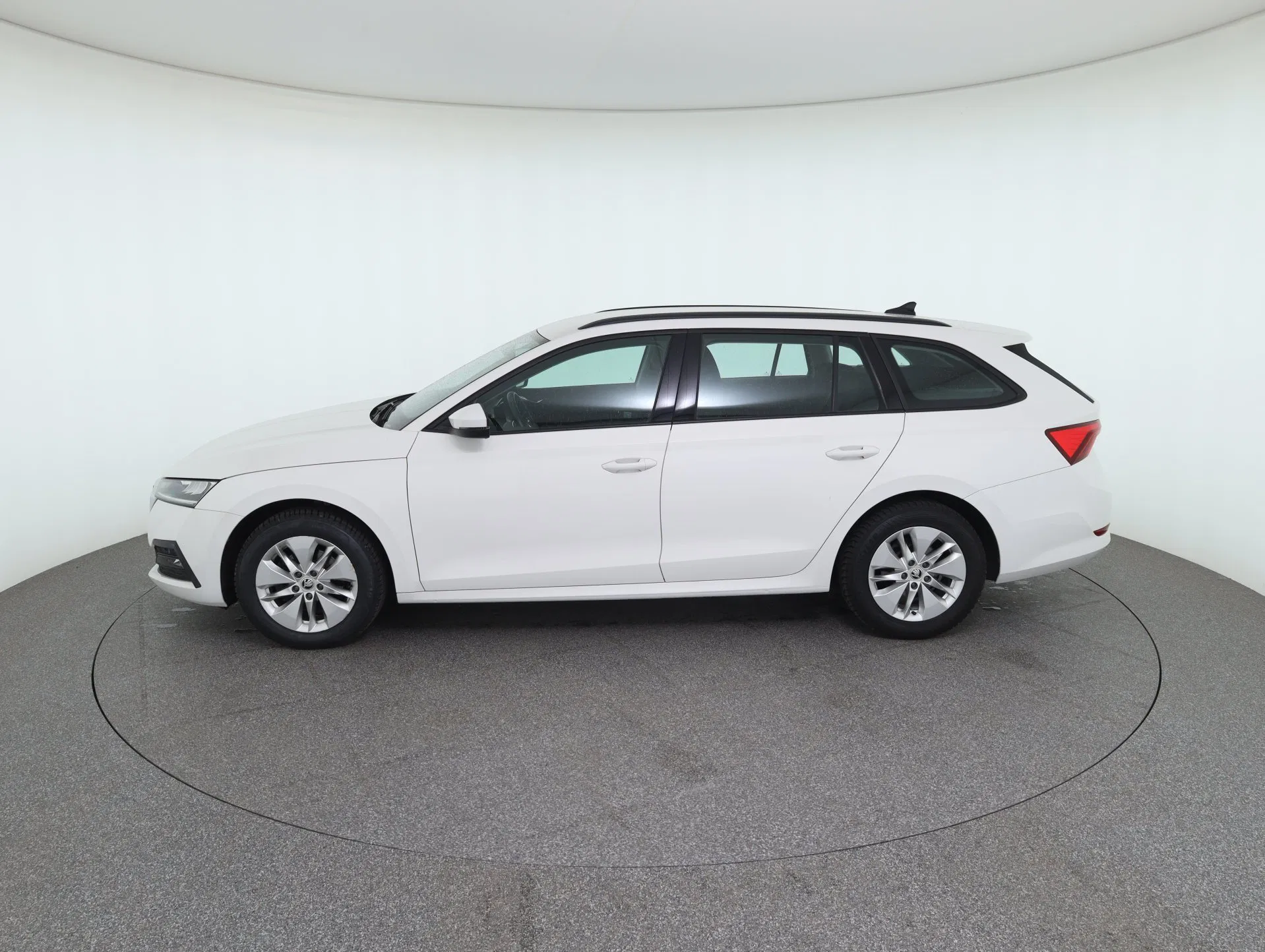 Skoda Octavia Combi 2.0 TDI Ambition | Bild 9 von 29