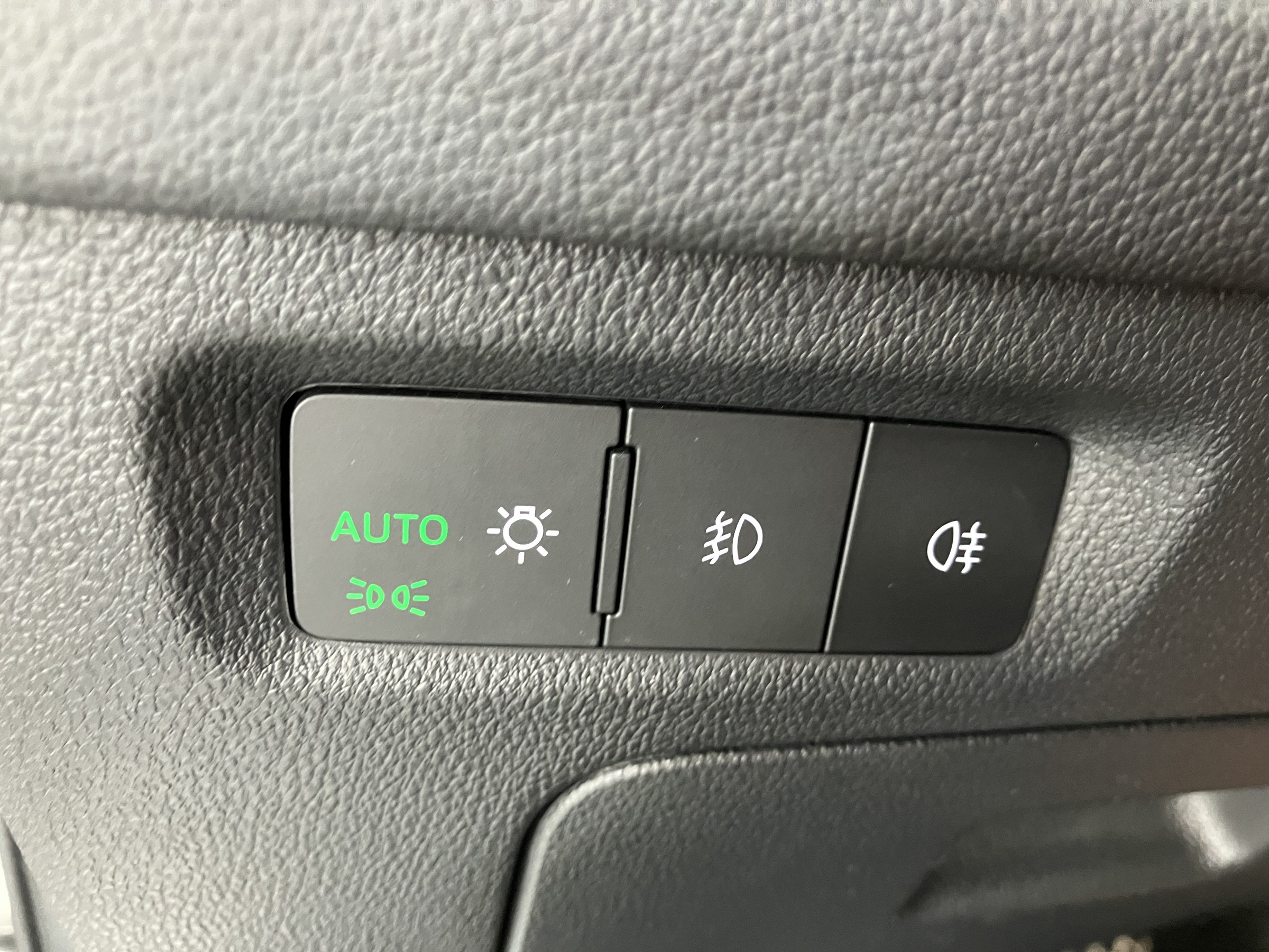 Skoda Octavia Combi 2.0 TDI Premium | Bild 12 von 15